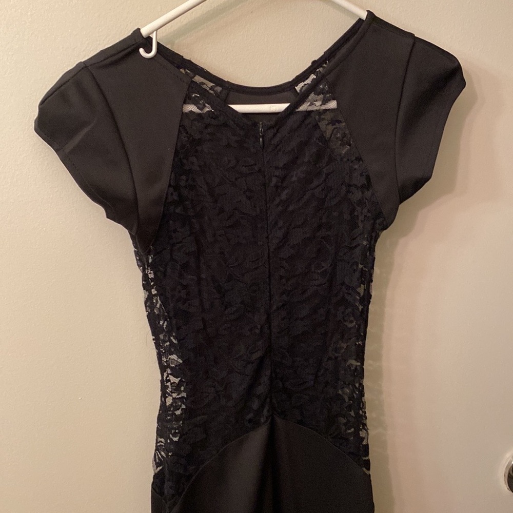 Glamorous!! TFNC lace maxi/gown. New Year’s Eve, prom, gala and more !!! - Picture 12 of 15